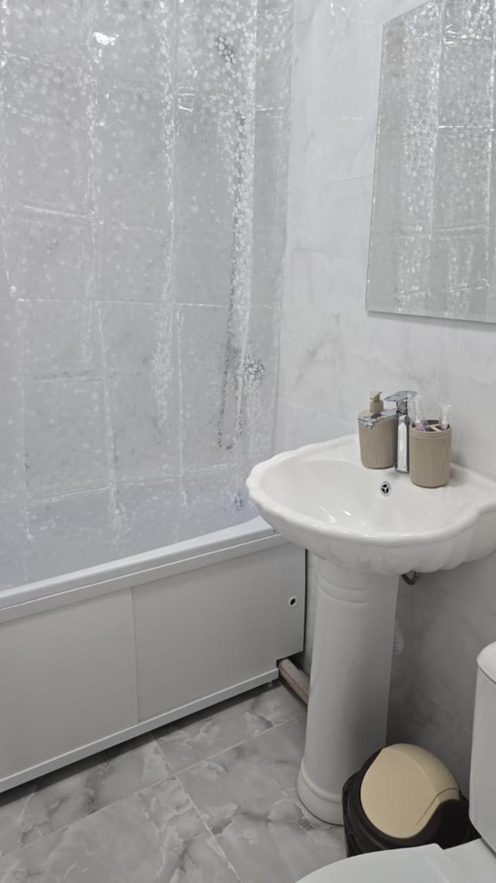 Golden Time Hotel Алма Ата Екстериор снимка