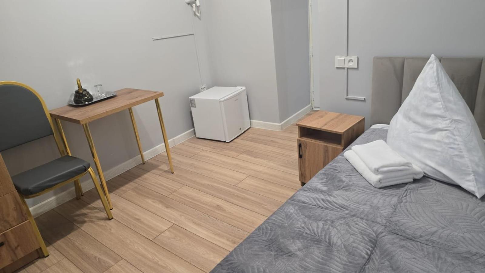 Golden Time Hotel Алма Ата Екстериор снимка